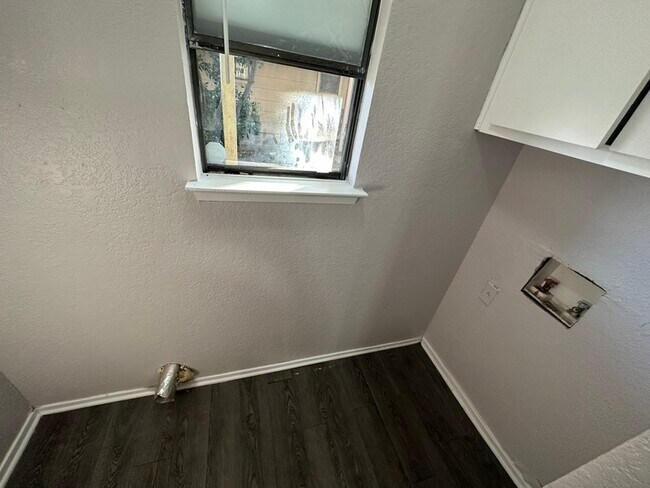 Building Photo - 6148 Vega Dr