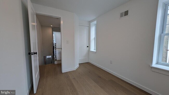 Building Photo - 2232 N Mascher St