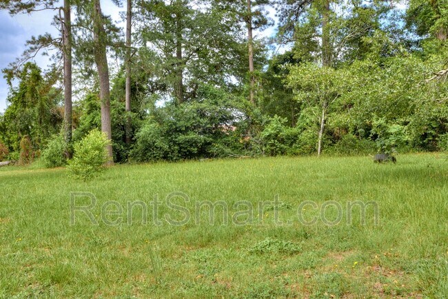 Building Photo - 4315 Parkwood Dr