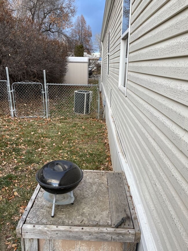 Building Photo - Wonderful 3 Bed 2 Bath In-Town