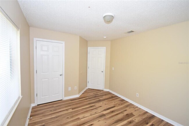 Building Photo - 27 Bunker View Dr