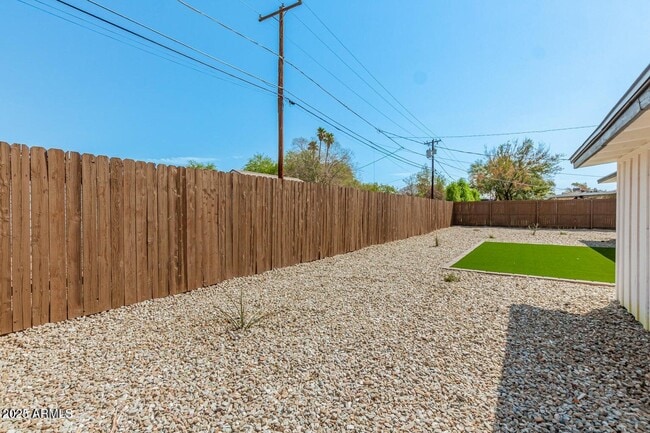 Building Photo - 3016 E Turney Ave