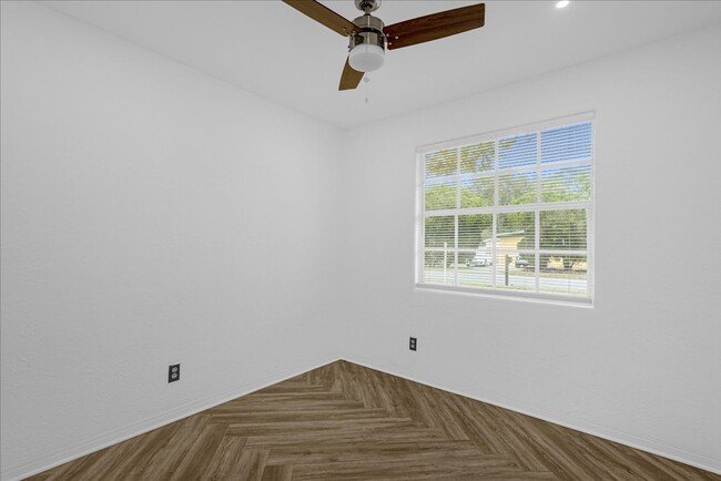 Building Photo - 432 Sauls St