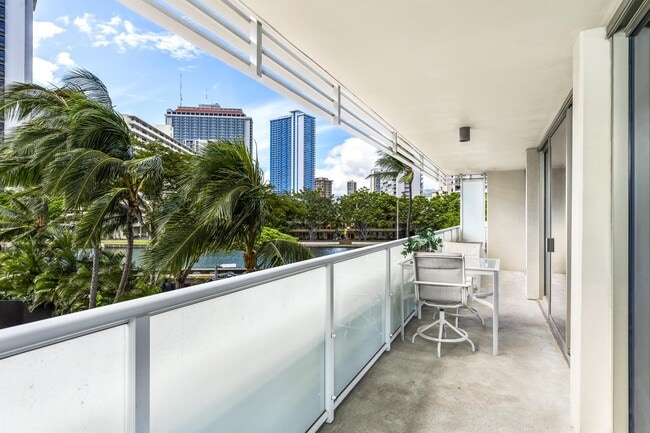 Building Photo - 1551 Ala Wai Blvd