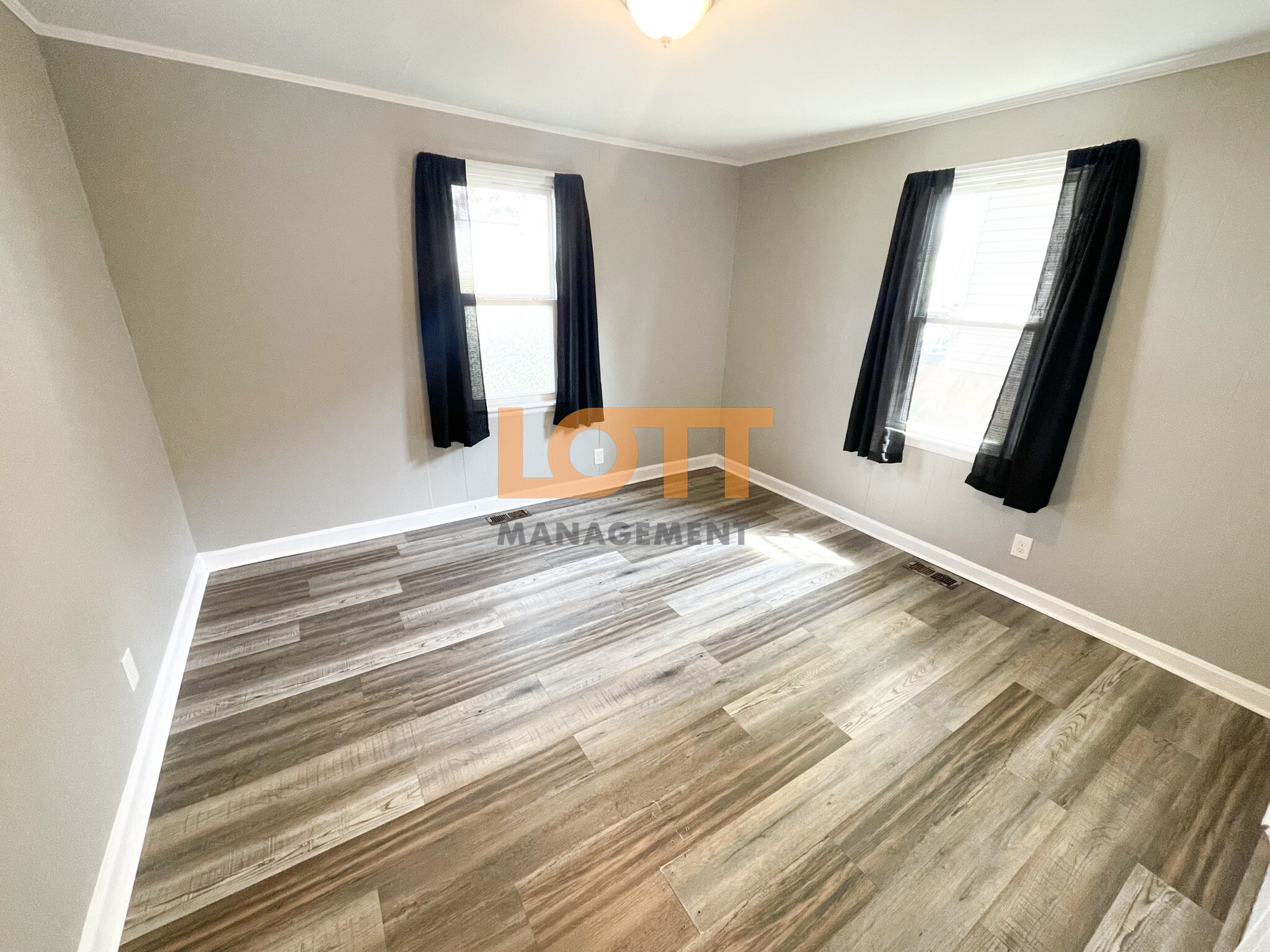 Building Photo - 5 Saint Clair St