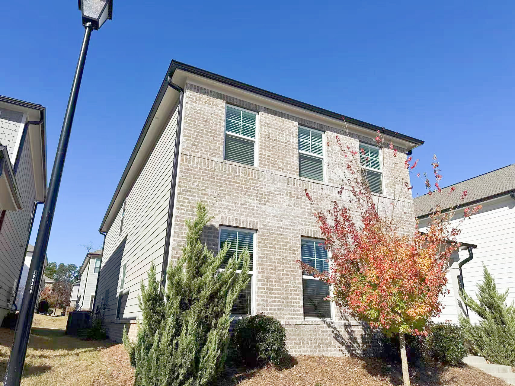 Building Photo - 4372 Grosbeak Dr