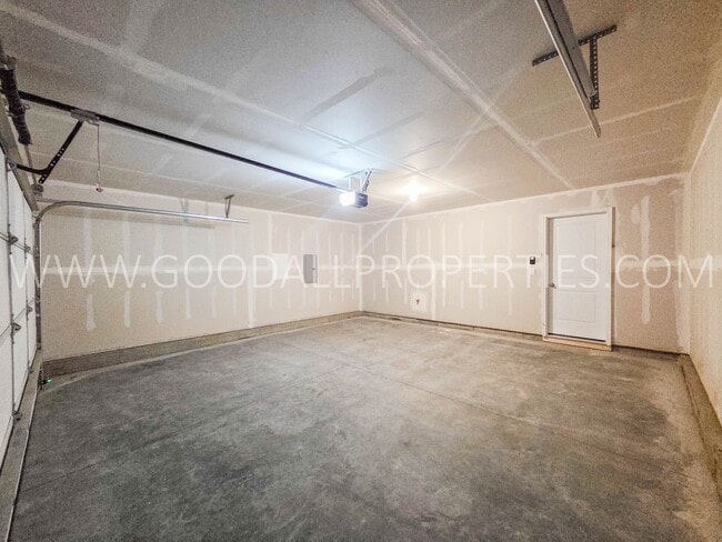 Building Photo - 1047 Daisy Ln