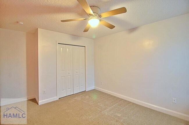 Building Photo - 432 Fairview Cir