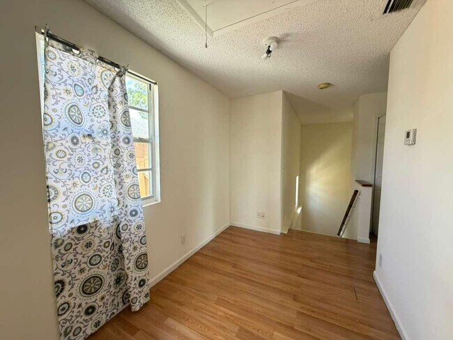 Building Photo - 13986 Morning Glory Dr
