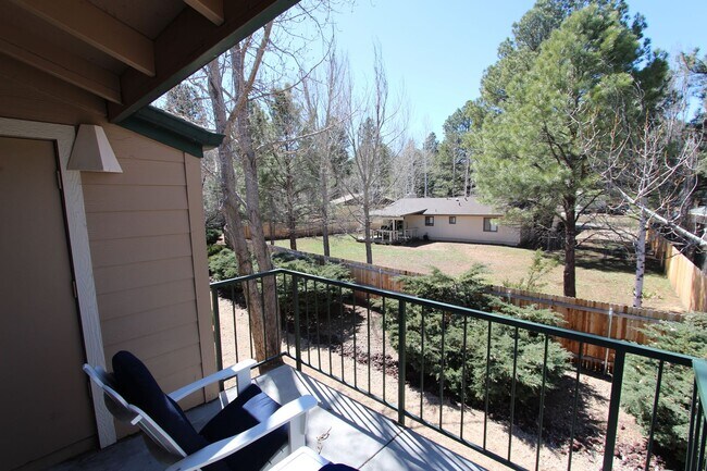 Building Photo - Furnished 2BR, 2BA Condo in University Heights