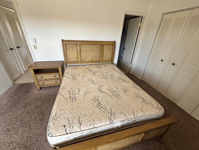 Building Photo - 514 Flanders K