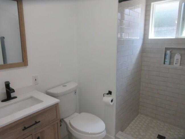 Building Photo - Duggan Property Management, Inc presents, Adorable ADU in Sylmar