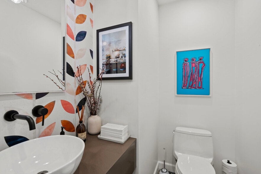 powder - 11038 Blix St