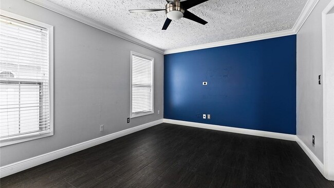 Building Photo - 406 Leawood Cir