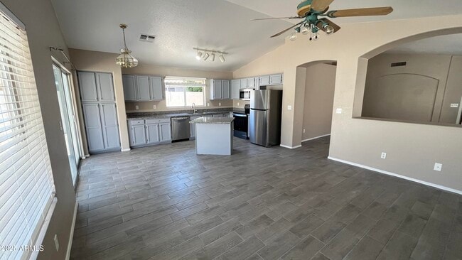 Building Photo - 1690 E Countrywalk Ln