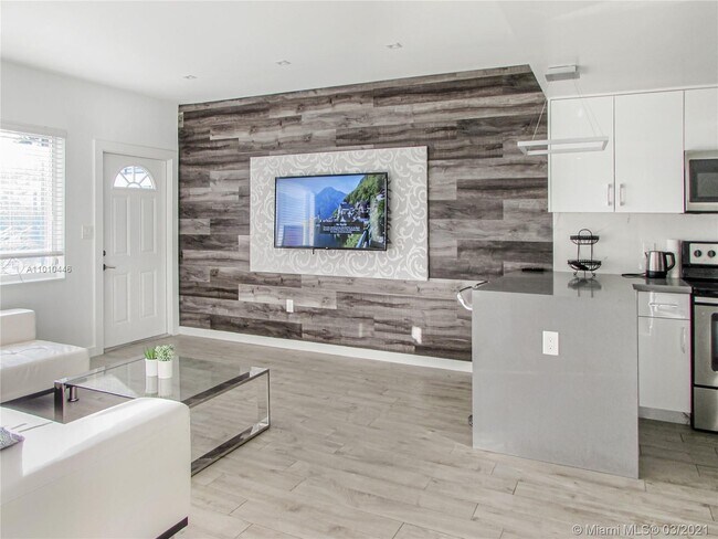 Building Photo - 9220 Biscayne Blvd