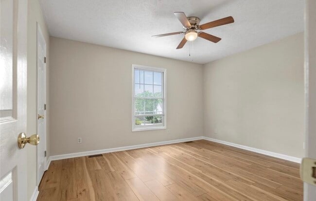 Building Photo - 48 Fox Run Ln