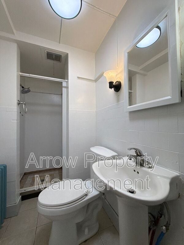 Building Photo - 1414 C St