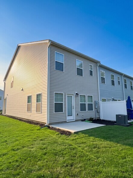 Building Photo - 167 Copper Fox Ln