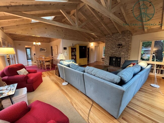 Building Photo - Updated & Spacious Four Bedroom Home in Peaceful Carmel Location