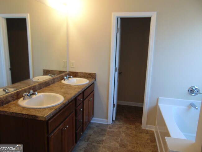 Building Photo - 1320 Napa Valley Dr SW