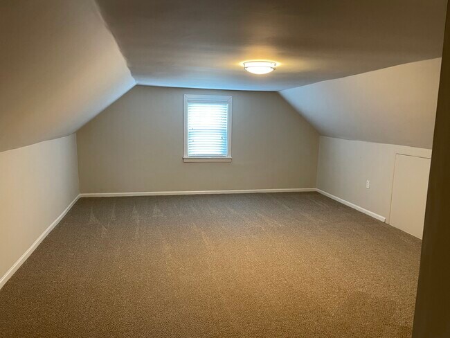 Building Photo - 6632 Britton Ave