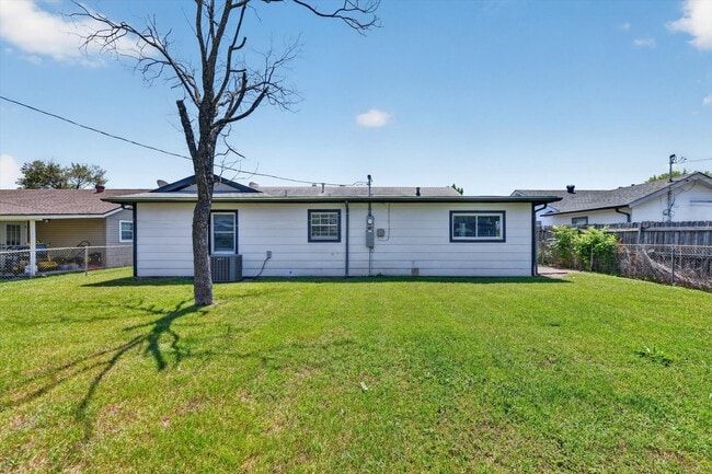 Building Photo - 1769 Fagan Dr