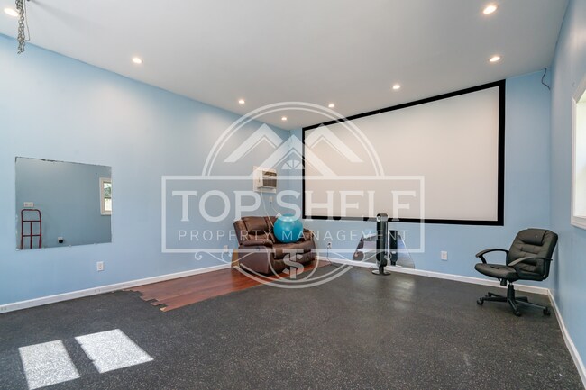 Building Photo - 1960 Branch View Dr