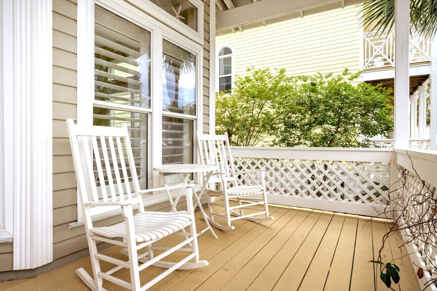 Building Photo - 82 Mark St