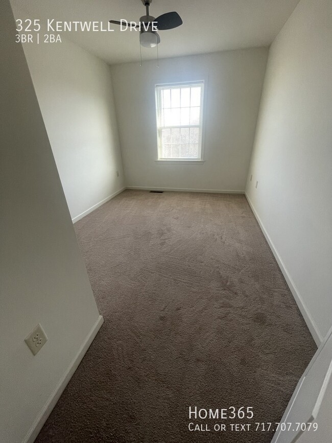 Building Photo - Beautiful 3 bedroom, 2 bathroom now availa...