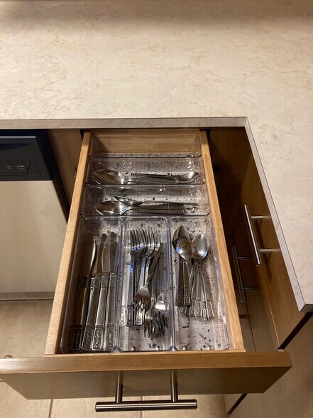 Building Photo - 14275 Avon Allen Rd