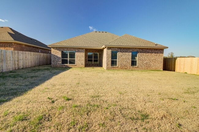 Building Photo - China Spring 4-Bedroom