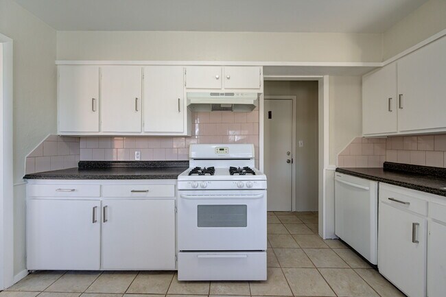 Building Photo - 2501 Ashley Dr