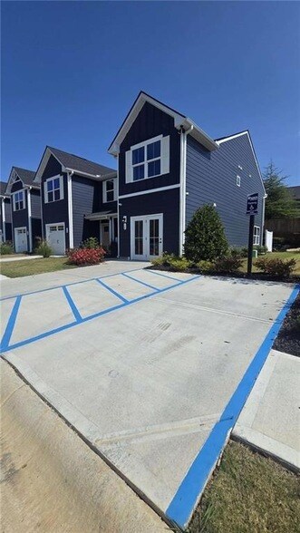 Building Photo - 12 Downing Dr