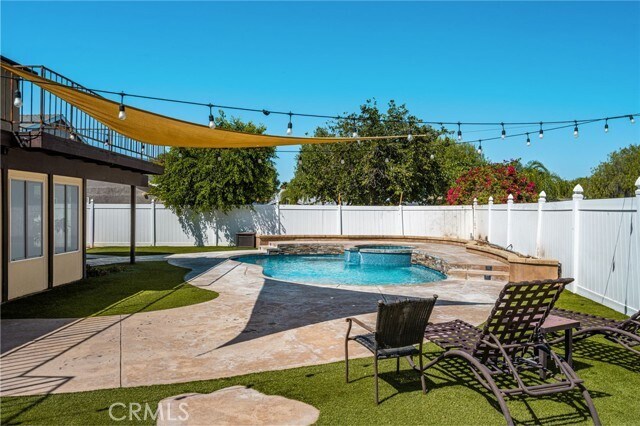 Building Photo - 1129 Iris Cir