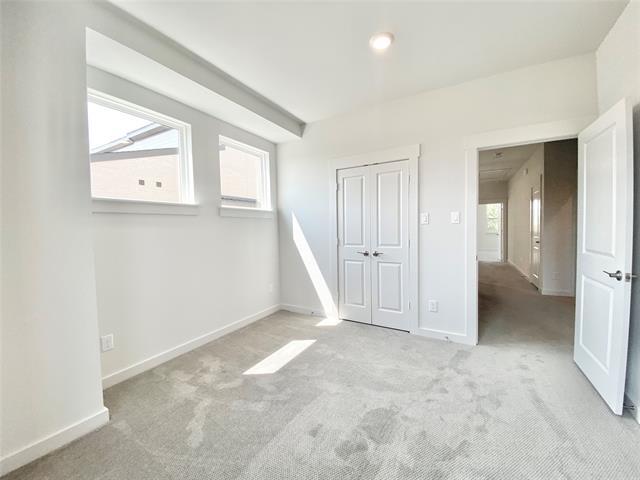 Building Photo - 837 Emerling Dr