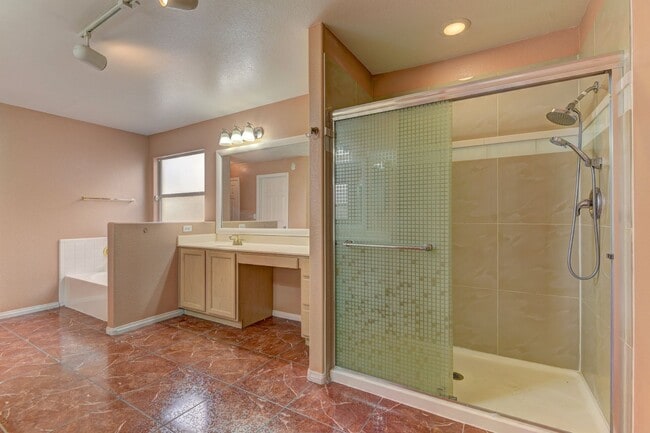 Building Photo - AMERICANA Property Mgmt - Great 2 story, 4 beds house with pool in Desert Shores