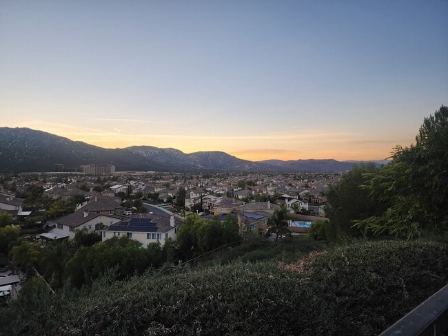 Building Photo - 4 Bedroom Single Level Home in Redhawk wit...