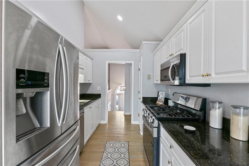 Building Photo - 2437 Pondside Pl NE