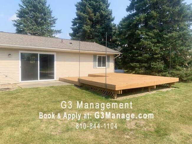 Building Photo - 570 E Marr Rd