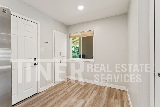 Building Photo - 2771 Wissemann Dr