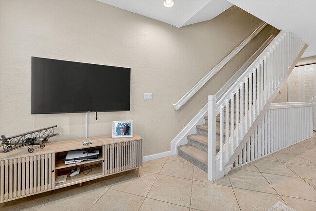 Building Photo - 1730 Borrego Way