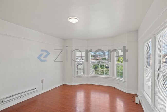 Building Photo - 1532 8th Ave