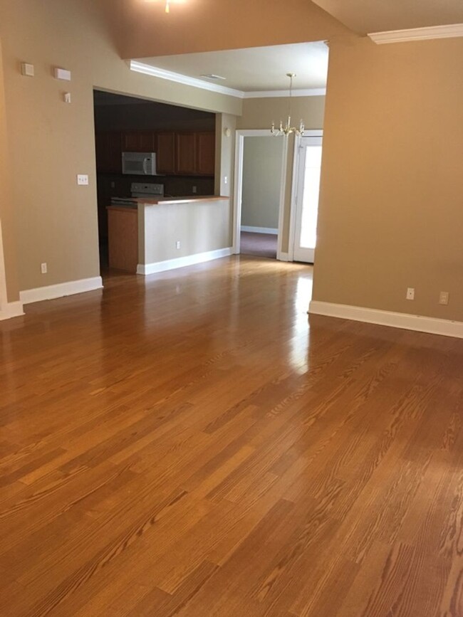 Primary Photo - 2br/2ba H/C with washer dryer