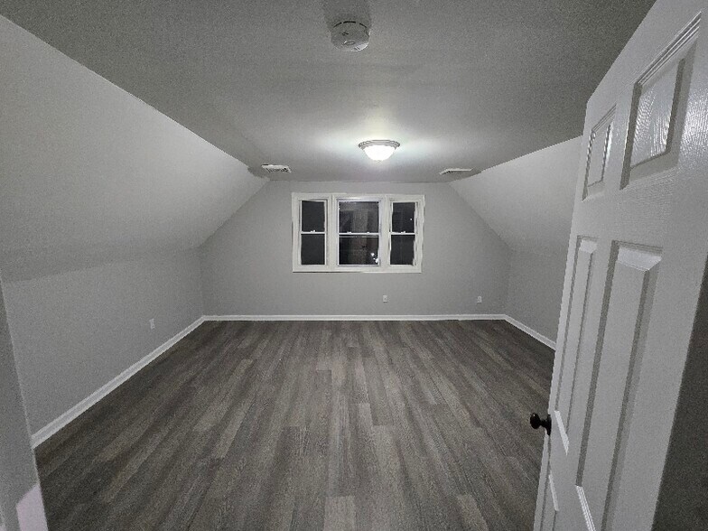 Building Photo - 6 Spindletop Ln