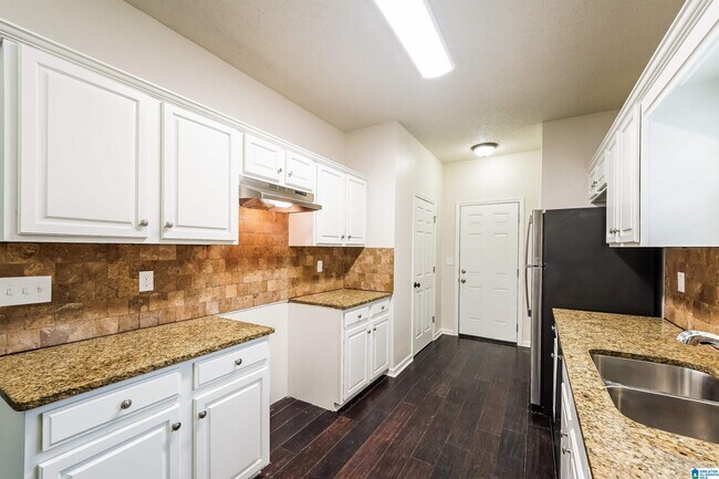 Building Photo - 1144 Amberley Woods Dr