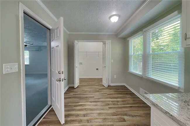 Building Photo - 3041 Stoneridge Ct