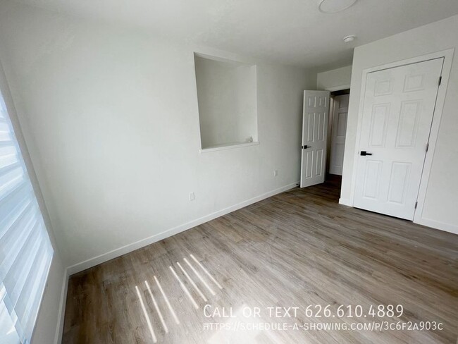 Building Photo - Bright Downtown Pasadena One Bedroom