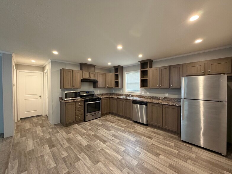 Building Photo - 1539 Huron Ct