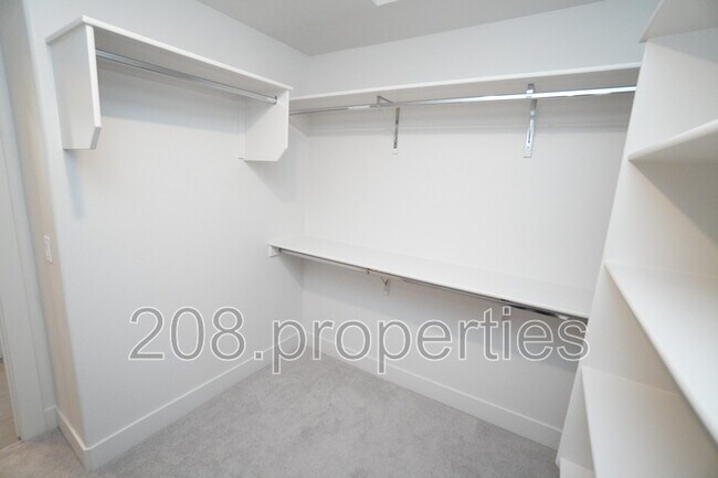 Building Photo - 245 E Caldera St